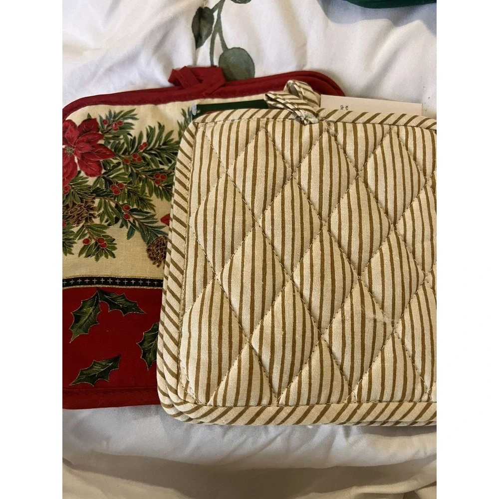 Poinsettia Pot Holders Christmas Pattern Set Of 4,‎ Christmas House